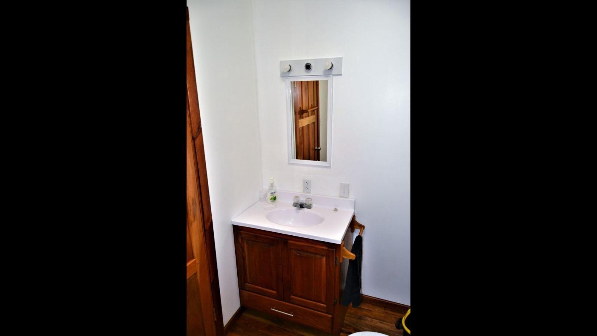 Iguana Roost Tourism Gold Standard Fully Equipped Two Bedroom Cabin San Ignacio Esterno foto